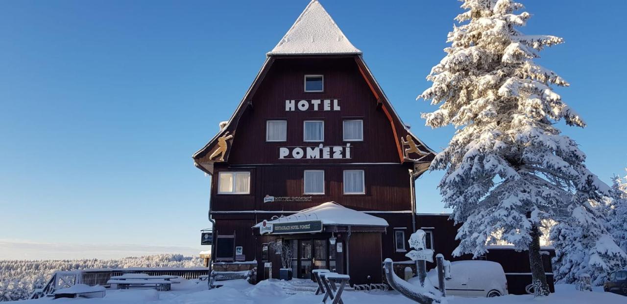 Hotel A Restaurace Pomezi Cínovec Exterior photo